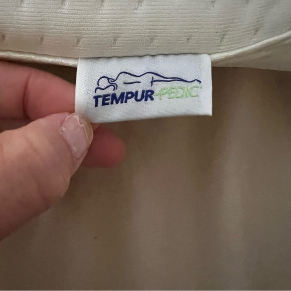 TEMPUR-Neck™ Pillow - Picture 5 of 12